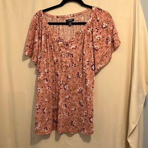 Chaps short sleeve women’s top very good condition.
